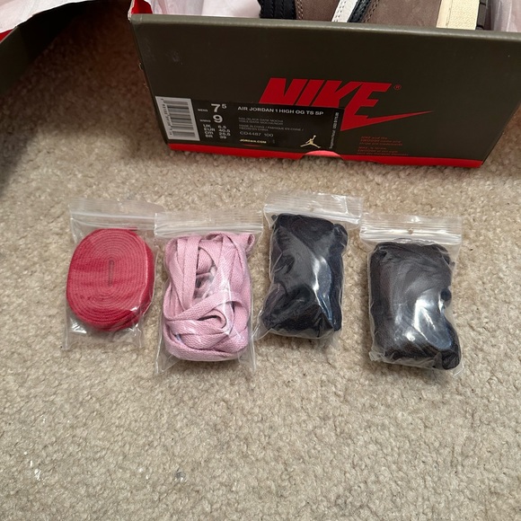 Jordan 1 Travis Scott High Mocha - Picture 9 of 9